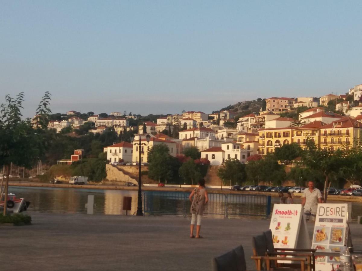 Jenny'S Apartments Pylos Bagian luar foto